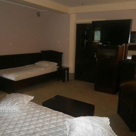 Hotel Vila Mitic Luxx Spa Centar 레스코바츠 외부 사진