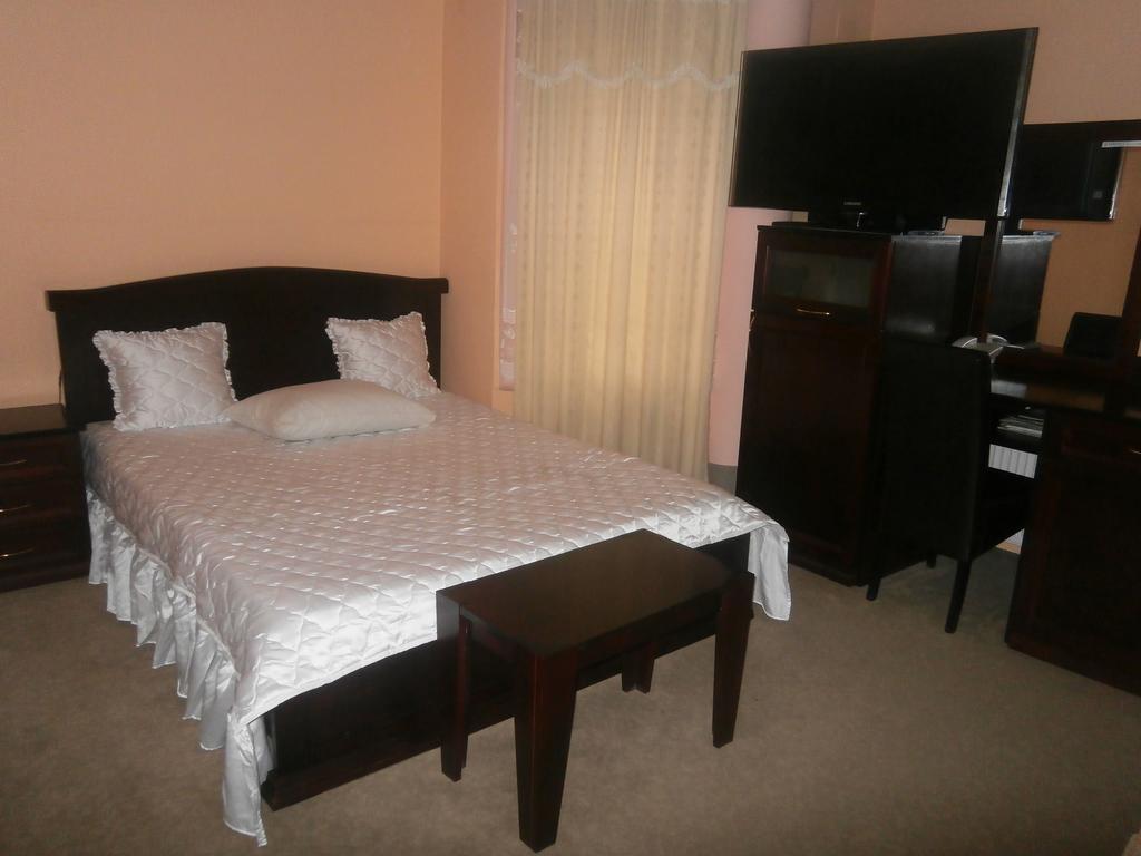 Hotel Vila Mitic Luxx Spa Centar 레스코바츠 외부 사진