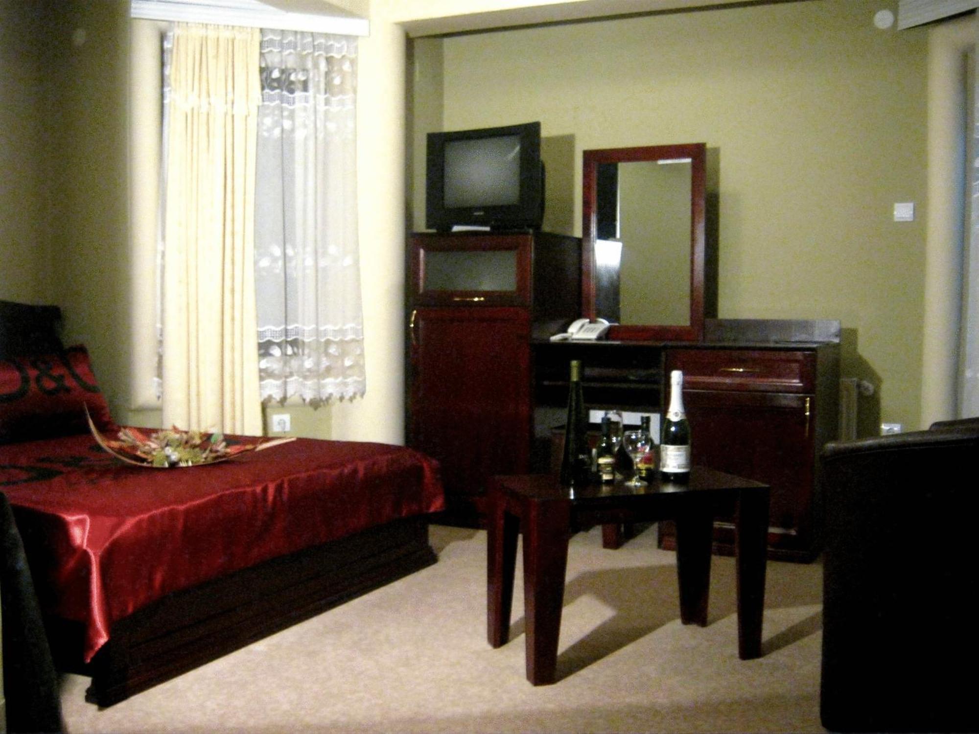 Hotel Vila Mitic Luxx Spa Centar 레스코바츠 외부 사진