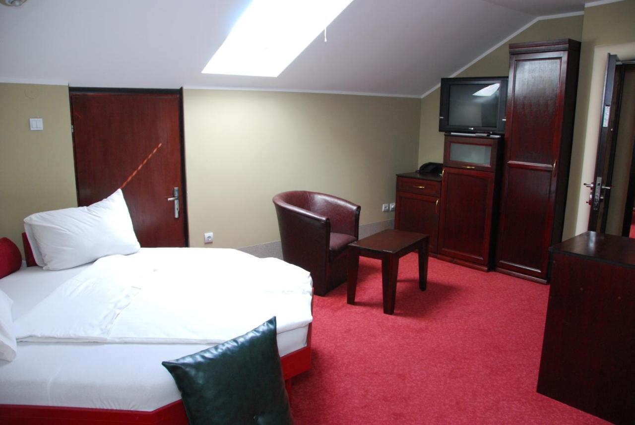 Hotel Vila Mitic Luxx Spa Centar 레스코바츠 객실 사진